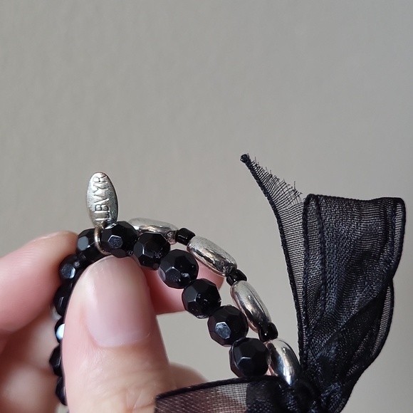 Vintage LBVYR Set of 2 Stretch Bracelets with Bow! - Picture 5 of 10